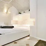 Glamour Duomo Apartment *